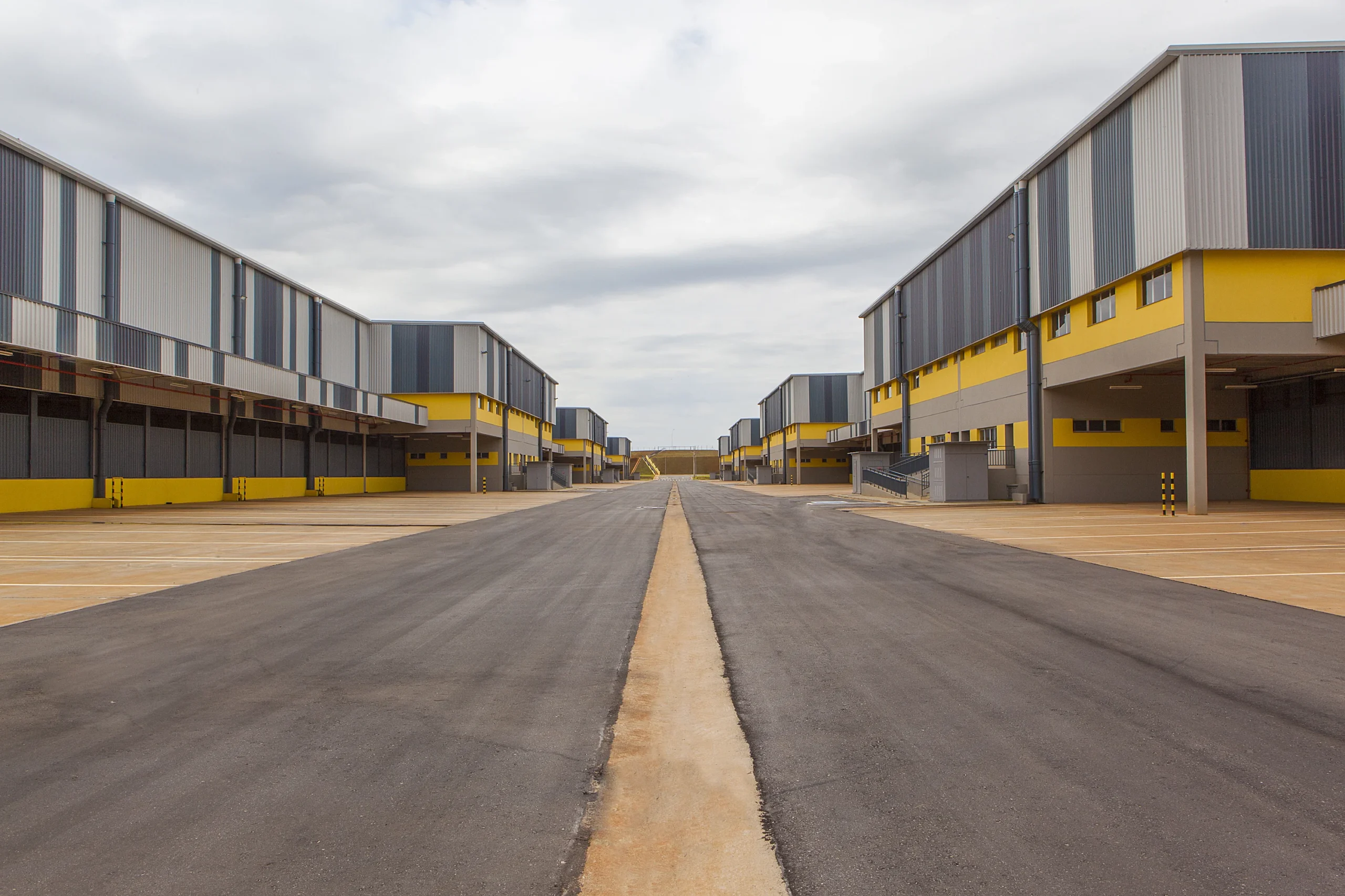 Fiaçao enterrada sem postes nas docas